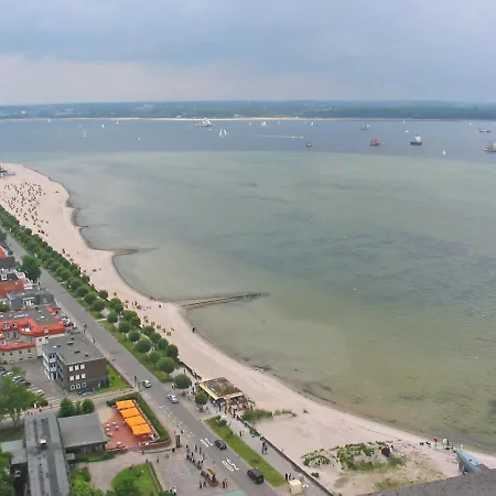 Hausboot Floating 44 In - Boot 2 * Laboe